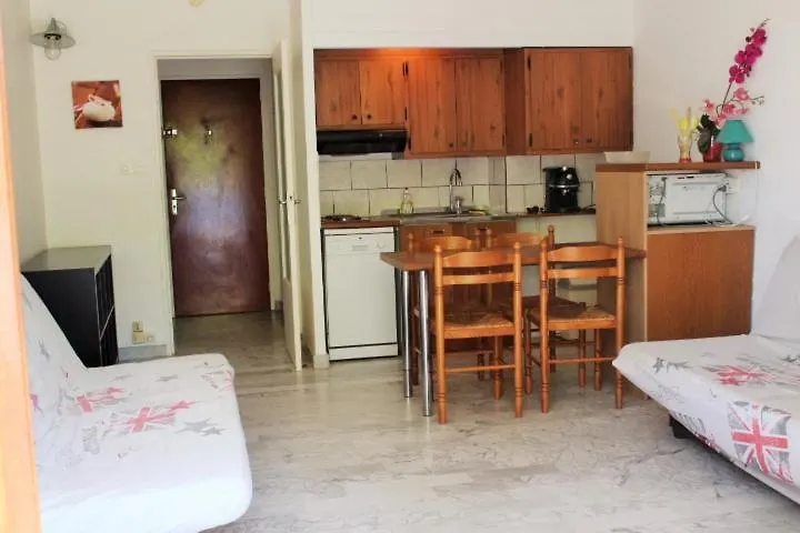 Hyeres Studio 35M² Balcon contacts